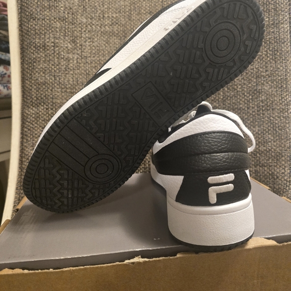NEW Mens 10.5 FILA A-Low Sneakers - Picture 5 of 6